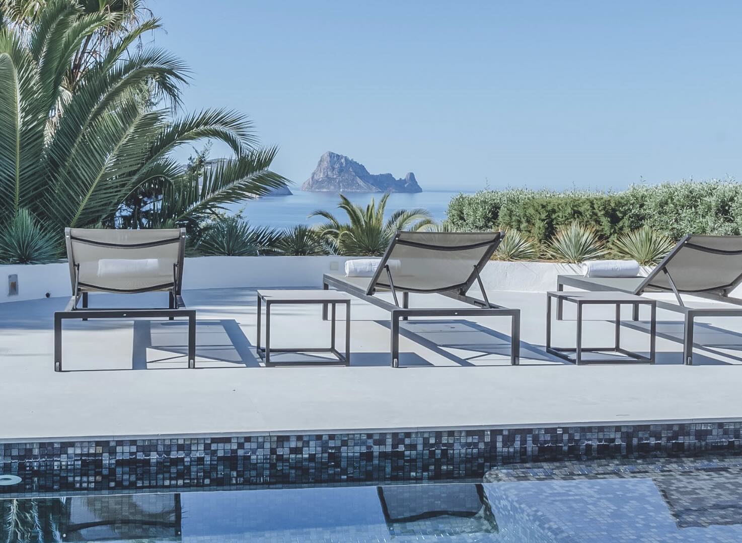 Resa Estates Ibiza can Viv tourist license sale koop day beds.jpg